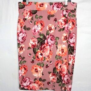 🌺 Wearever Floral Print Pencil Skirt – Effortlessly Chic! Hott 90s Revival🌺